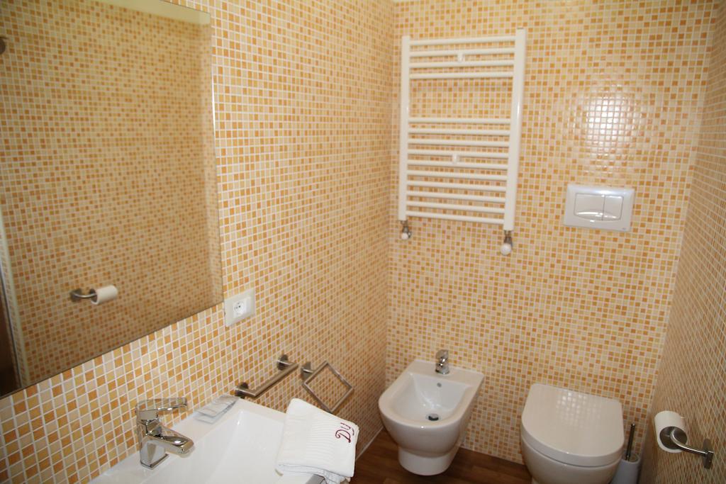 Domus Yenne Suites Cagliari Habitación foto